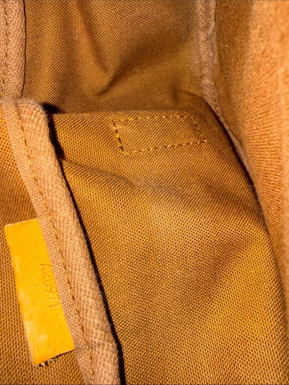 Authentic Louis Vuitton Saumur 35 Monogram Crossbody—excellent vintage condition